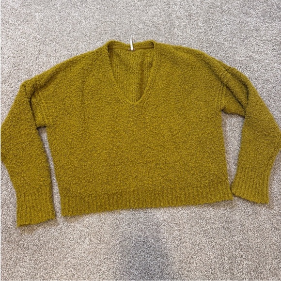 Free People Finders Keepers V-Neck Boucle Sweater in Athena Moss Green XS NWT - Picture 6 of 9